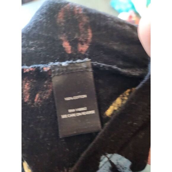 Torrid Classic Fit Stretch Tee Kisses Print V-Neck with Cap Sleeves sz 3 - Picture 3 of 5